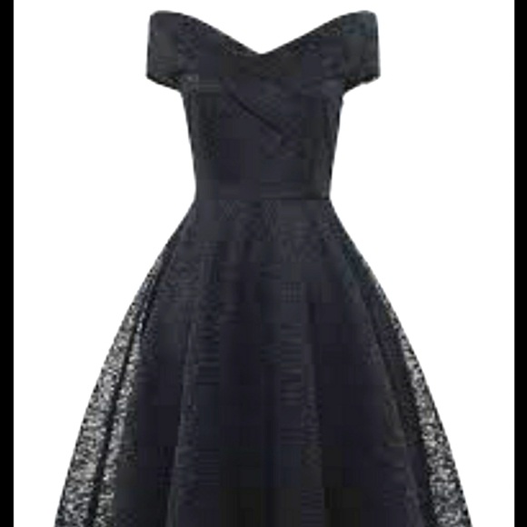 Party 👗 - Picture 1 of 2